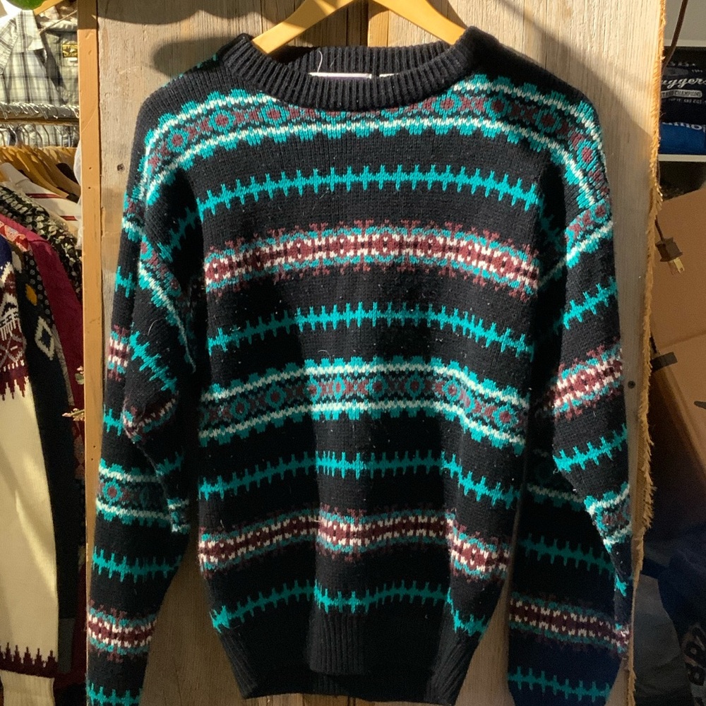 Sweater Graphix Vintage Size Small